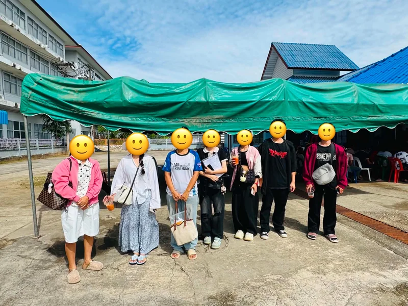 ทีมงานพาแรงงานต่างด้าวมารอรับบริการที่จุดนัดหมาย เชียงใหม่ 1